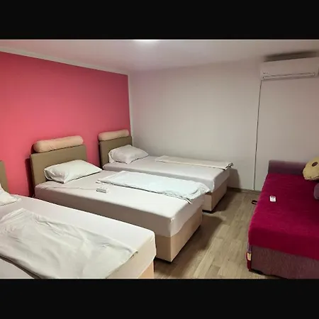 Anelora House شقة