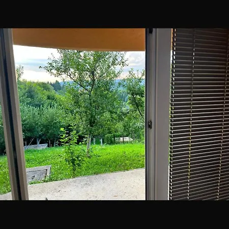 شقة Anelora House